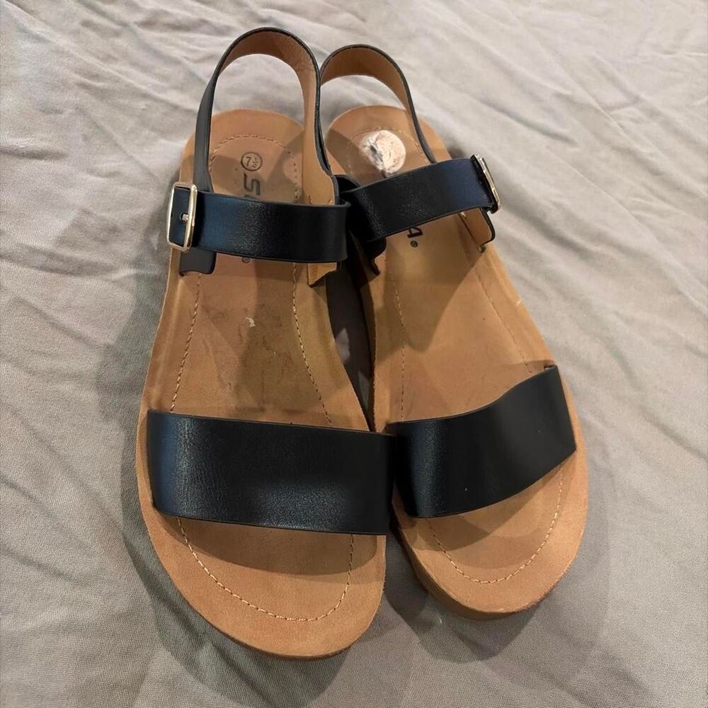 Unbranded Women's Black and Navy Sandals
